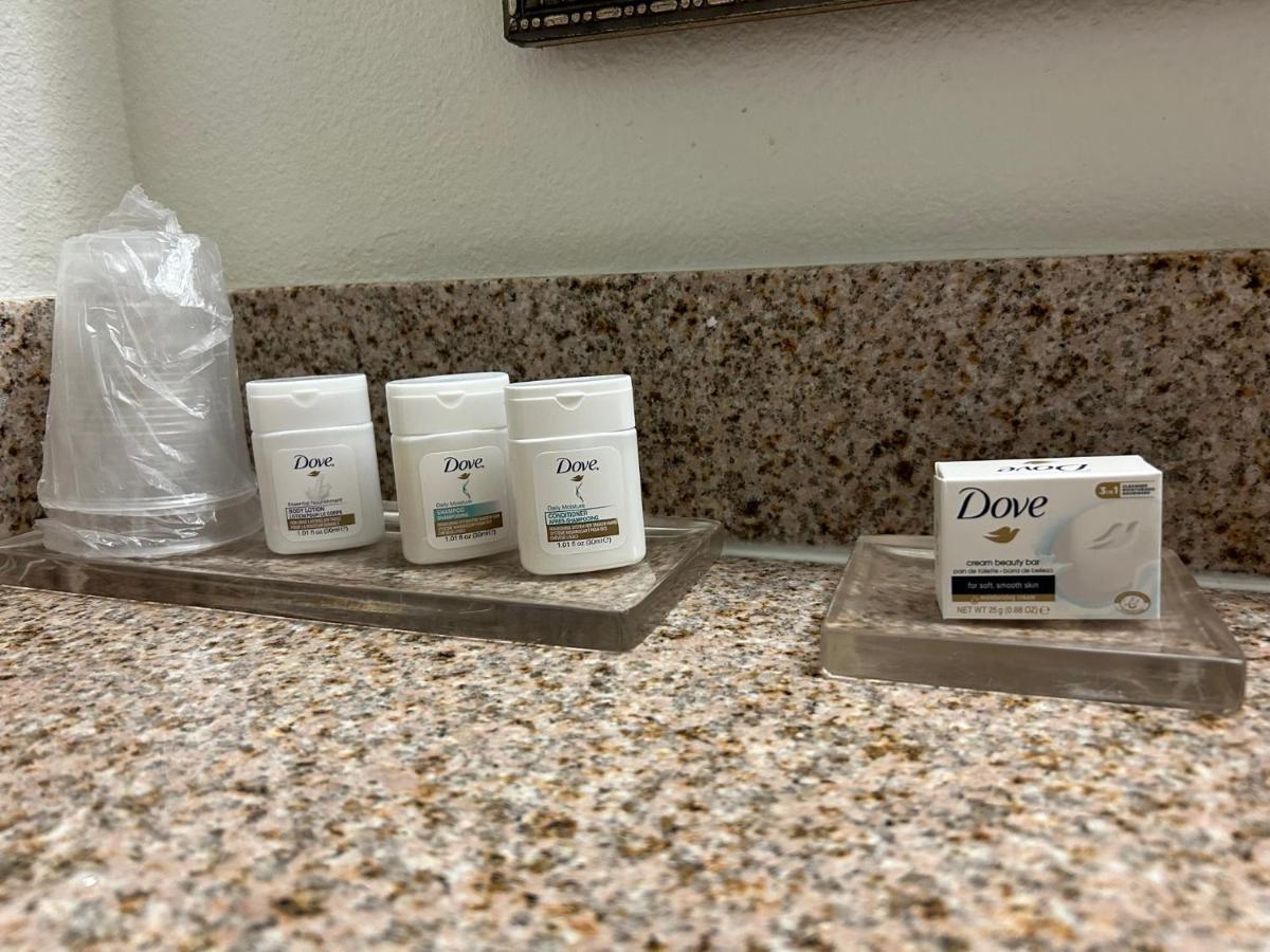 Holiday Inn & Suites - Barstow By Ihg Exteriör bild