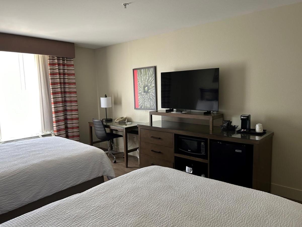 Holiday Inn & Suites - Barstow By Ihg Exteriör bild