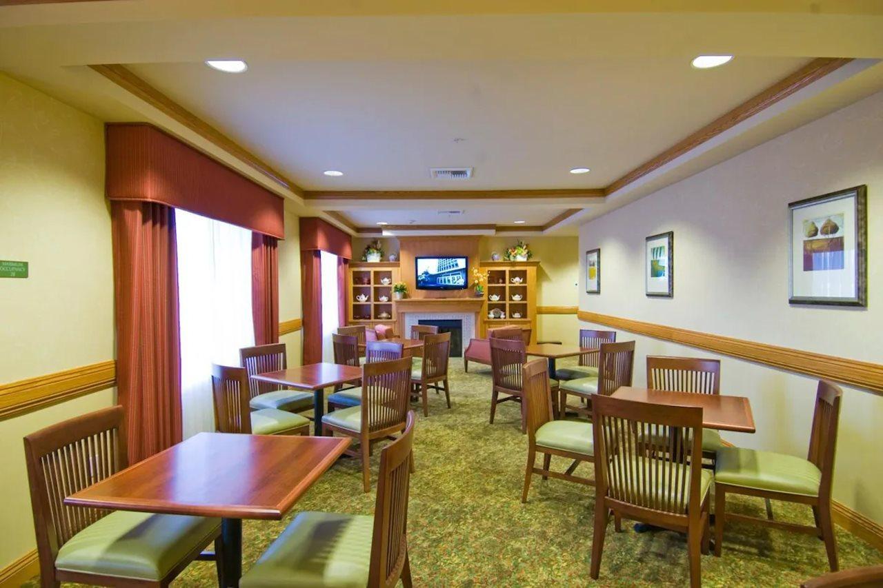 Holiday Inn & Suites - Barstow By Ihg Exteriör bild