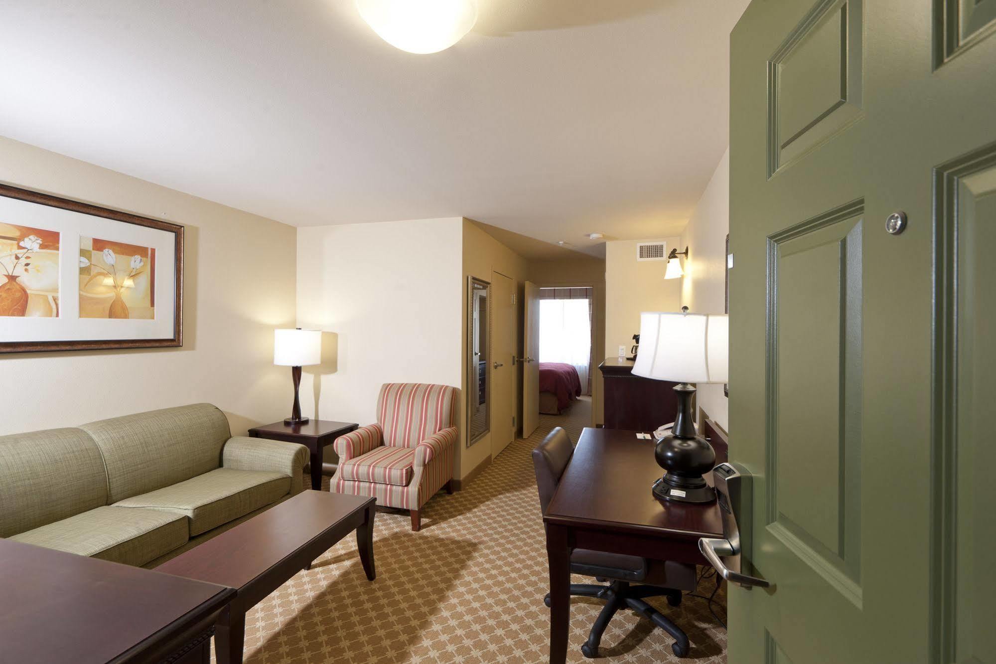 Holiday Inn & Suites - Barstow By Ihg Rum bild